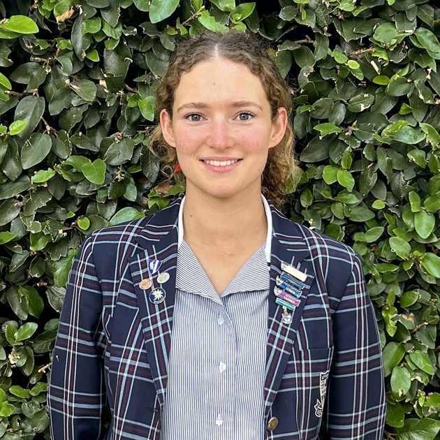 sophie-stacker-headshot